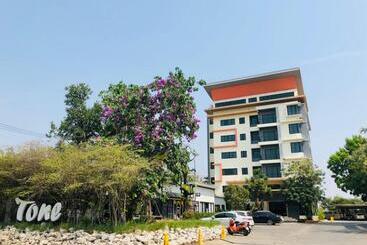 هتل Tone Condorent