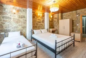 هتل آپارتمان İmerek Taş Ev Otel Alaçatı