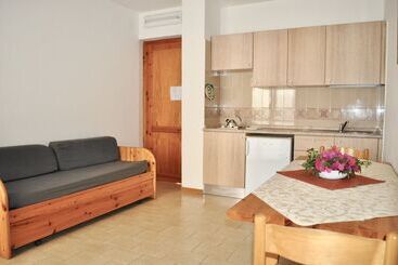 هتل آپارتمان Residence With Pool In Alghero