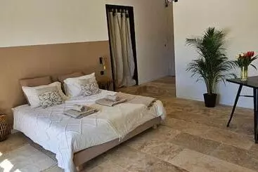 Bed and Breakfast Guest Room 1501