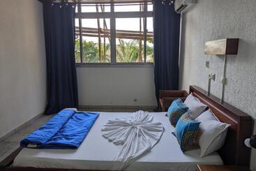 هتل Foyer Du Marin