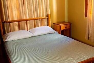 Hotel Roxy S Mountain Lodge