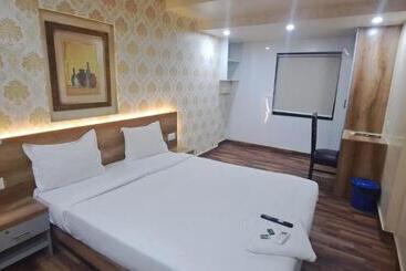 Hotel Tan Square Inn Lodge