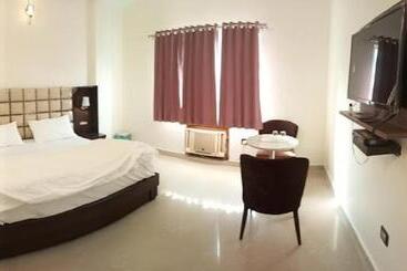 Hotel New Imperial, Ghaziabad