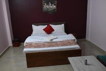 هتل The New Lake Palace