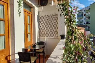 Bed and Breakfast Godard Apartments