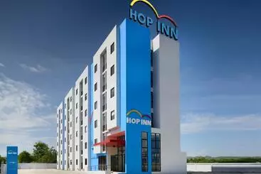 Hotelli Hop Inn Kanchanaburi Building B