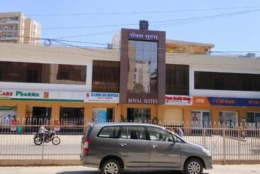 Fabhotel Royal Suits Nr Mahadji Shinde Chhatri