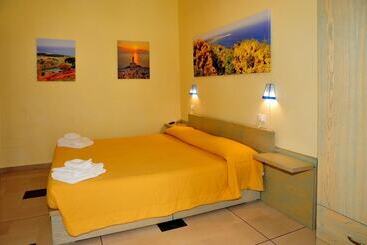 Bed and Breakfast Cala Dei Normanni   Camere Sul Lungomare