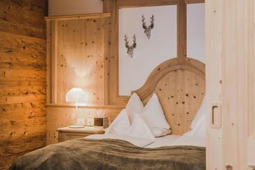 هتل Chalet S Dolomites Design Adults Recommended