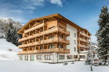 Отель Miramonti