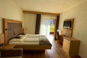 هتل Pension Moarhof