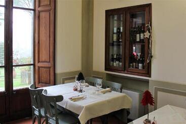 هتل Ristorante Casa Volpi