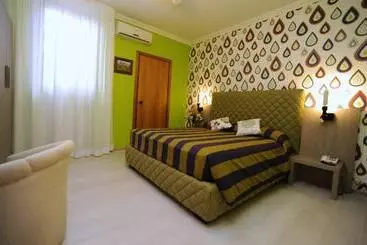 هتل Tropical