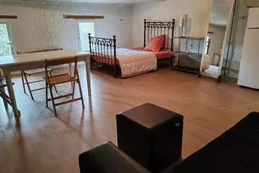 Majatalo Ex Domaine Chandelier Chambre 4