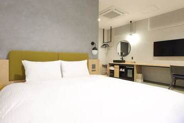 هتل Tomiya With M S