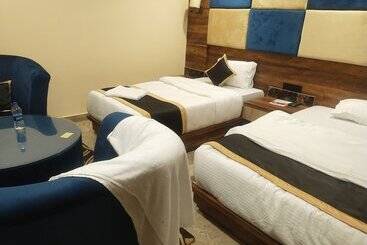 Отель Poddar Residency