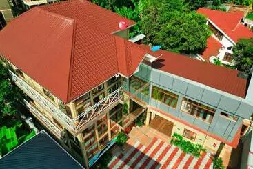 Bed and Breakfast River House Lodge International