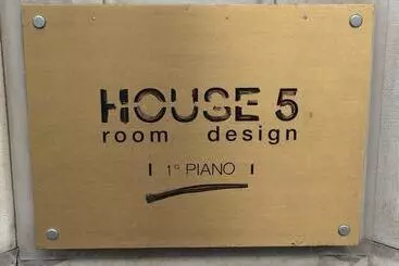 Bed & Breakfast House 5