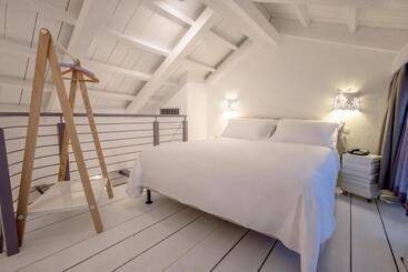 צימר Uve Rooms & Wine Bar