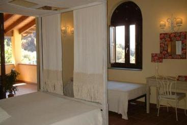 هتل Antica Tindari