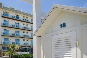 هتل Augustus  Davanti A Noi C è Solo Il Mare