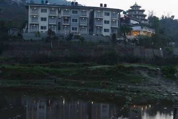 هتل Samiyog Tourist Resort