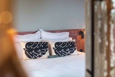 هتل Hôtel Le Tuit Tuit