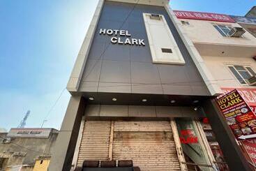Oyo Hotel Clarks
