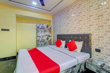 Otel Kirtiraj Lodging And Boarding