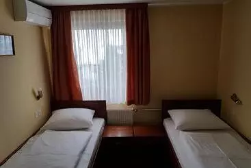 هتل Roškar