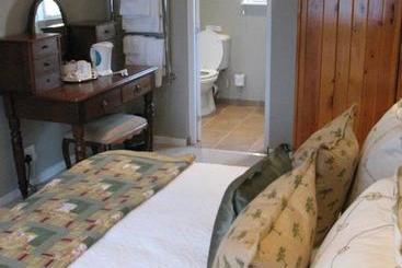 Bed & Breakfast Sneezewood Farm Bed&breakfast And Self Catering Cottage