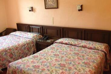 هتل Gomez De Celaya