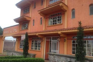 בית מלון כפרי La Loma