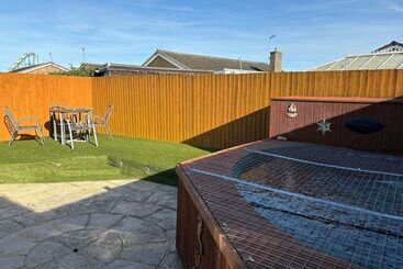 Residens Bungalow 2bed 1bath Petfriendly Parking