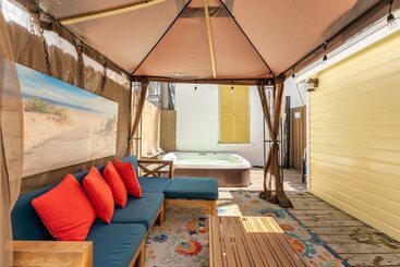 Kır Evi Casita De Catherine By Avantstay 1 Block To Duval St W/ Hot Tub!