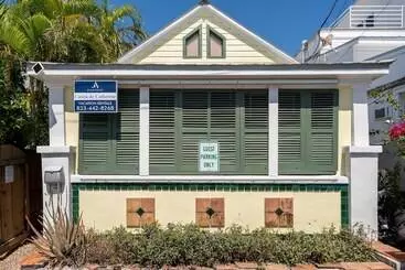 コテージ Casita De Catherine By Avantstay 1 Block To Duval St W/ Hot Tub!