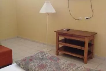 تختخواب و صبحانه Valerie
