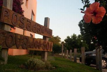 בית מלון כפרי Posada Cova Del Sol