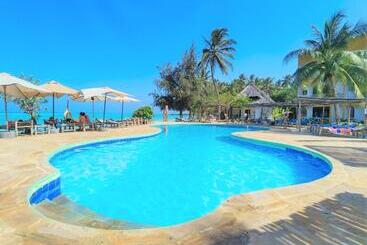 Reef & Beach Resort   Spa Jambiani