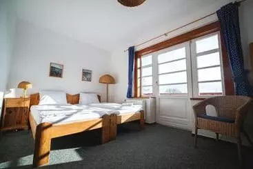 Hotelli Večernice