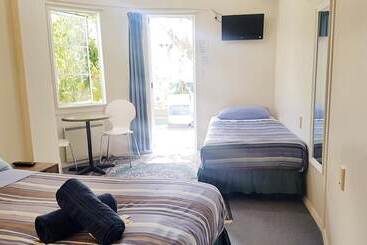 旅馆 Centabay Lodge And Backpackers