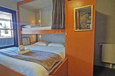 הוסטל The Black Sheep Backpackers