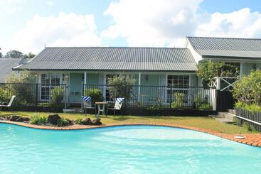 Ash Grove Boutique Motel