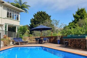 Bluff Hill Bed & Breakfast