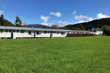 Rainbow Motel & Hot Pools