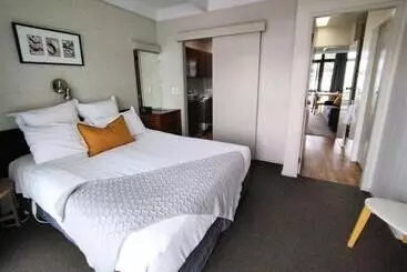 Whispering Sands Beachfront Motel