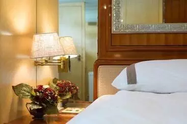 Hotel Christina Onassis Yacht