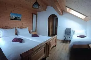 هتل De Commune