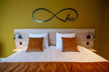 בית מלון כפרי Onder De Linden